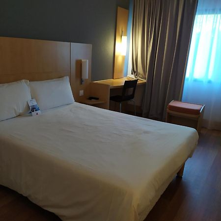 Hotel Ibis Gerona Exterior foto
