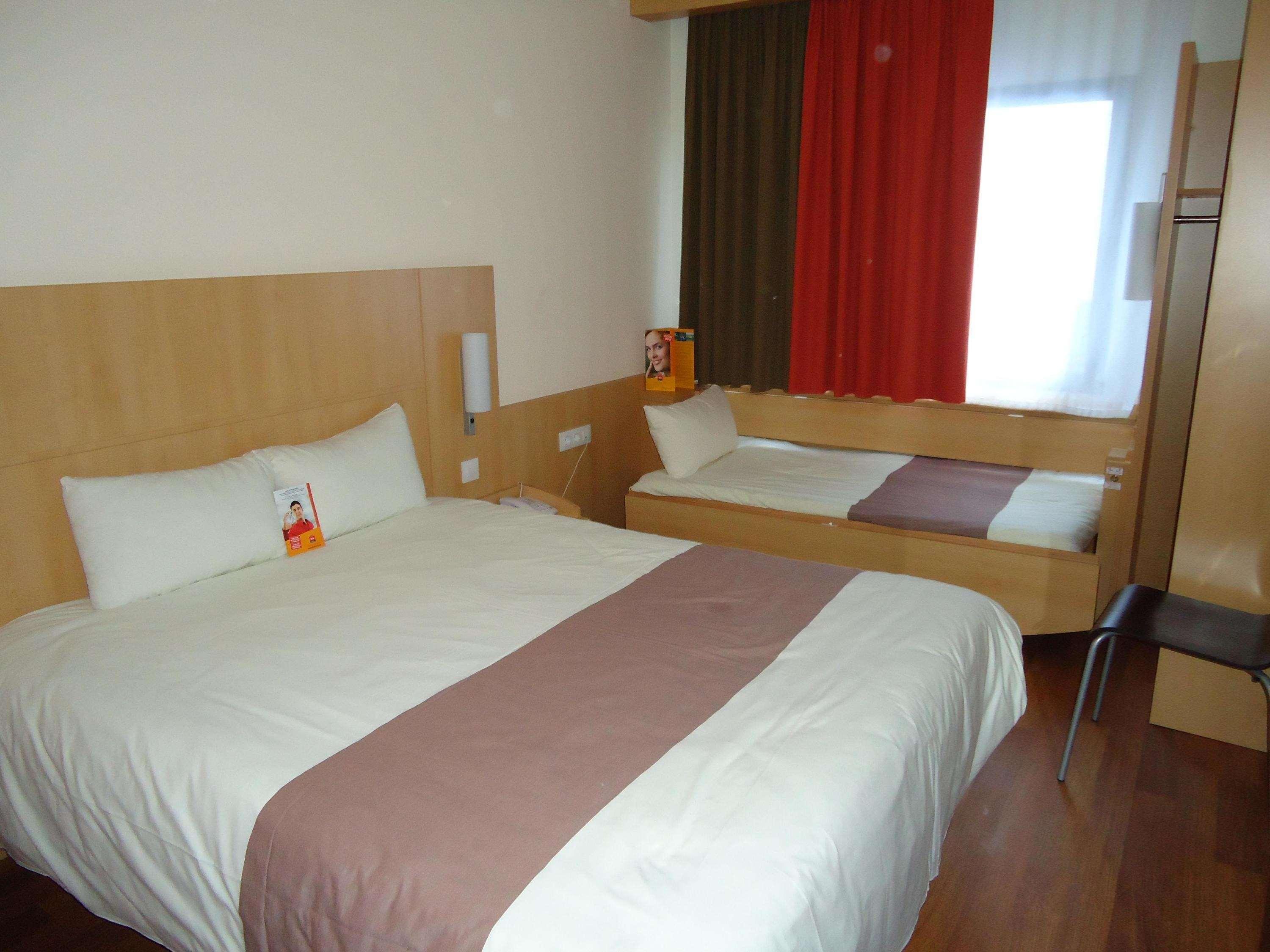 Hotel Ibis Gerona Exterior foto